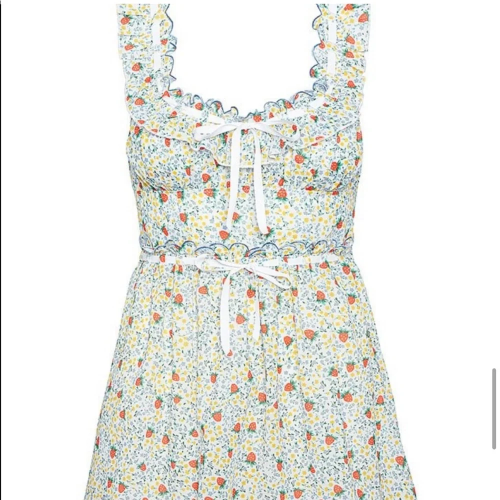NWT for love & lemons x Victoria’s Secret strawberry kiss dress - Picture 3 of 9